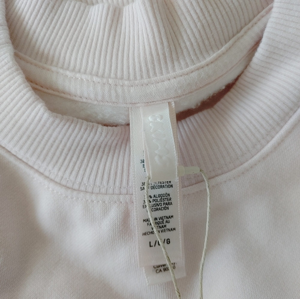 SKIMS Cotton Fleece Crew Neck Sweatshirt - Picture 5 of 15